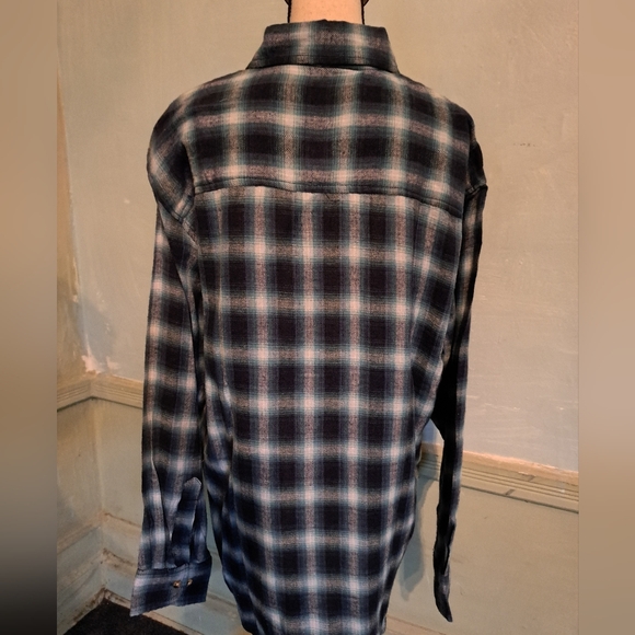 Justin Blake Shirt - Picture 2 of 4